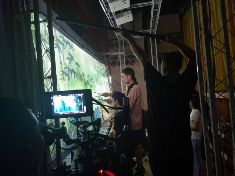 岚山区TVC拍摄公司：美妆时尚造梦师，雕琢细节中的高级质感